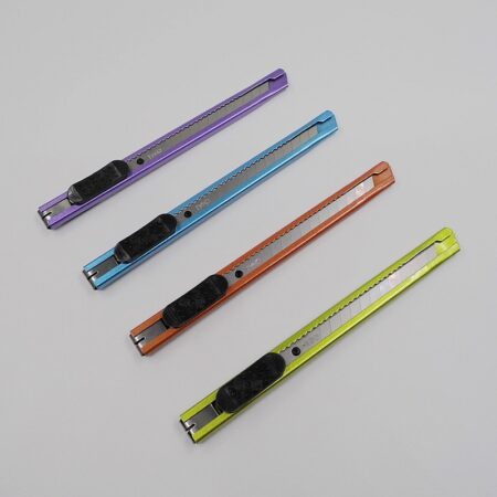 [Deli] (4 stuks/partij) School Kantoorbenodigdheden 4 Kleur Metalen Mes Mini Brief Papier Cutter Nr 2066