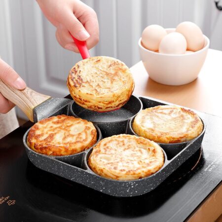 Viergats frituurpan met verdikt ontwerp en houten handvat voor omeletten en pannenkoeken